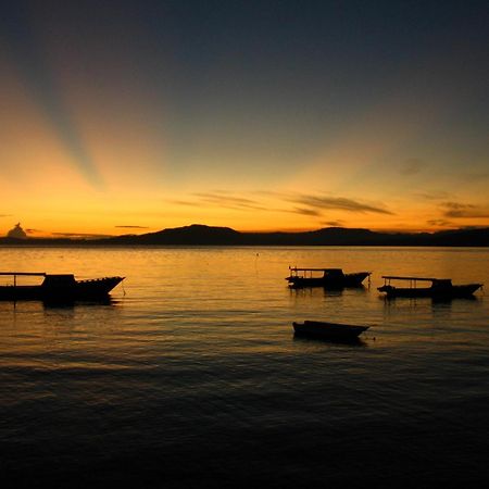 Bunaken Divers Sea Breeze Resort Exterior foto