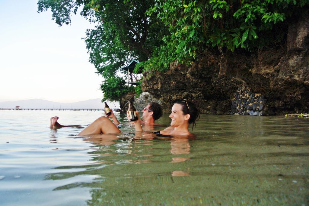 Bunaken Divers Sea Breeze Resort Exterior foto