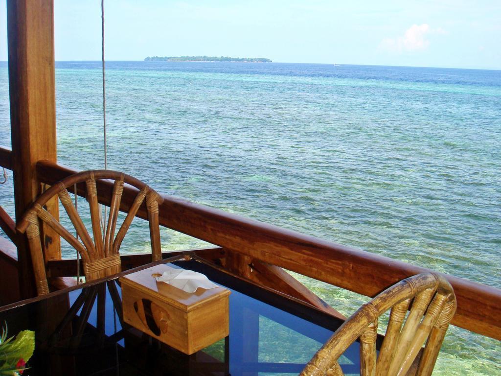 Bunaken Divers Sea Breeze Resort Exterior foto