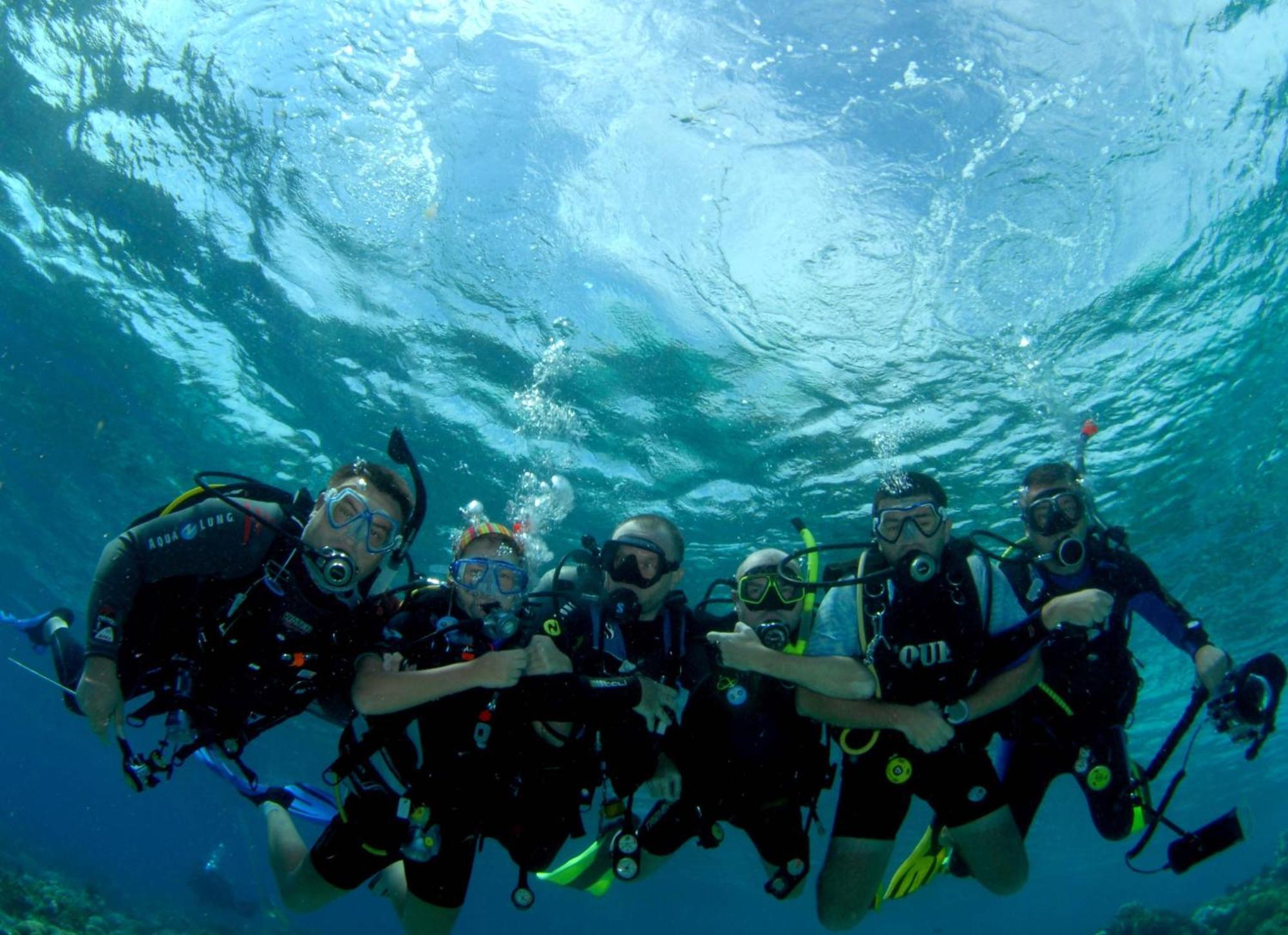 Bunaken Divers Sea Breeze Resort Exterior foto