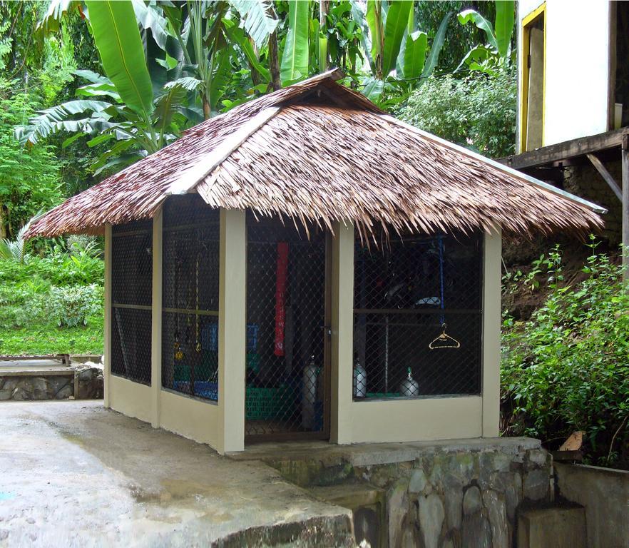 Bunaken Divers Sea Breeze Resort Exterior foto